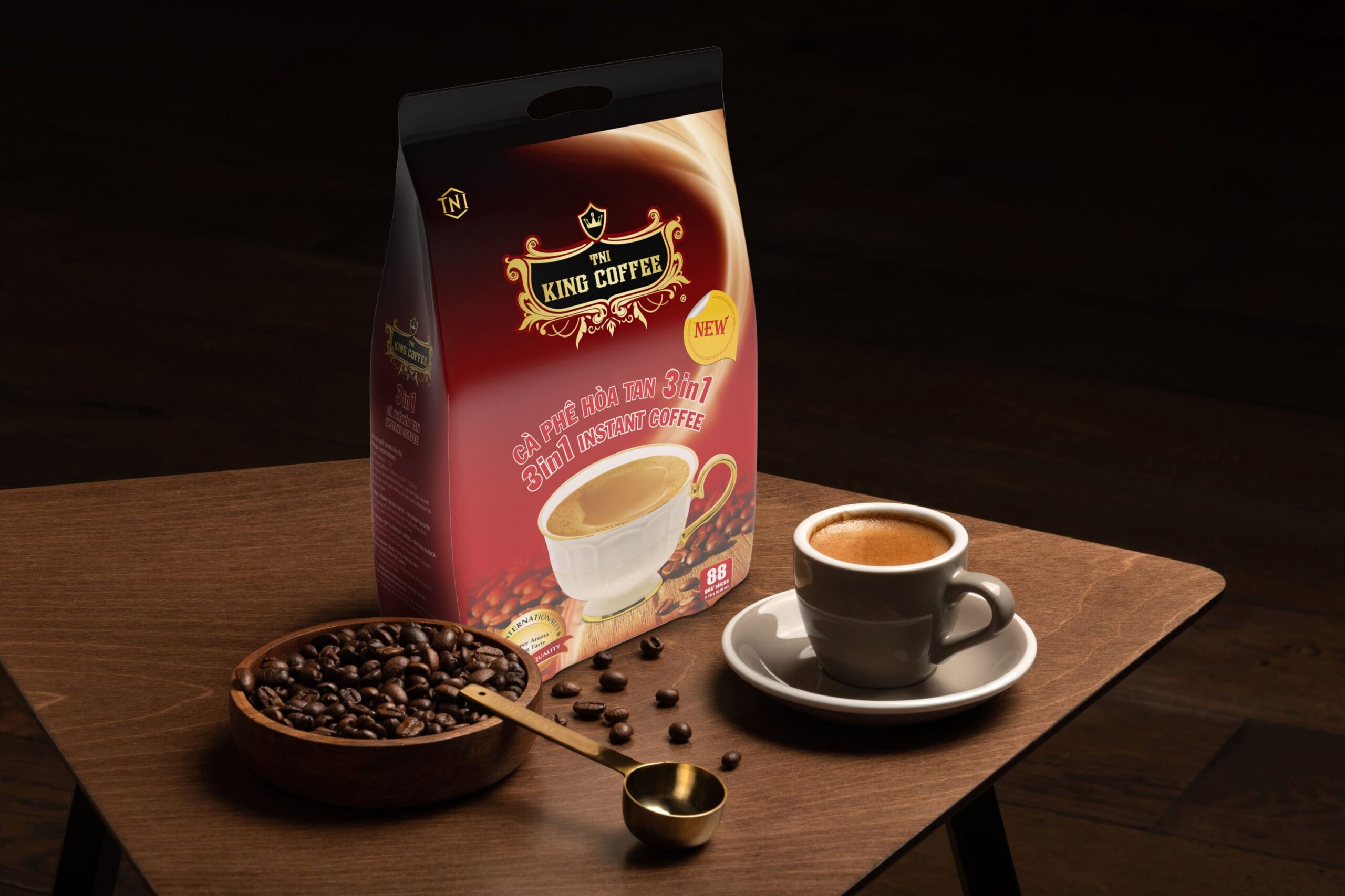 King-coffee-3in1-instant-Bag-88-sticks-x16gr-phoi-canh-scaled-1.jpg Mua Cà Phê Hòa Tan 3IN1 KING COFFEE - Túi 88 gói x 16g