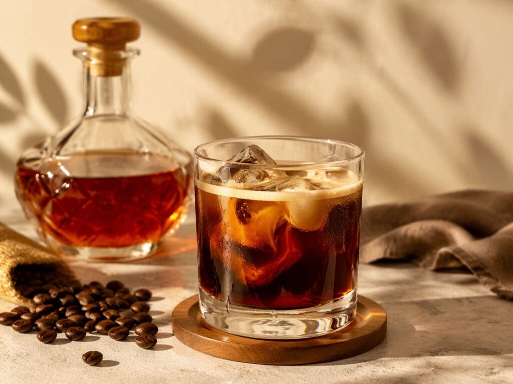 Lợi ích và lưu ý khi sử dụng cà phê rượu

